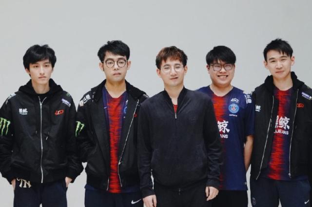 球员们在场 球员们在场